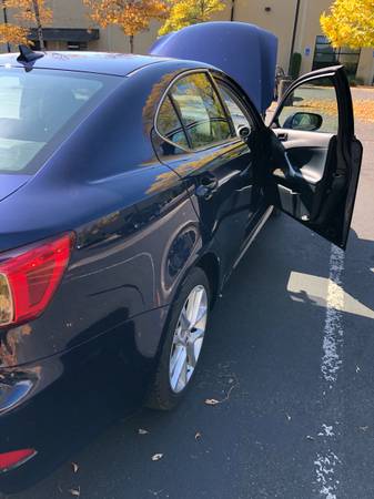 2011 Lexus, Import USA — Foto 8 z 12