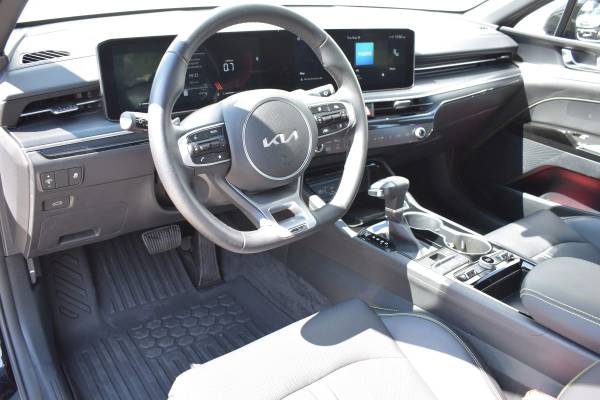 2026 Kia, Import USA — Foto 3 z 12