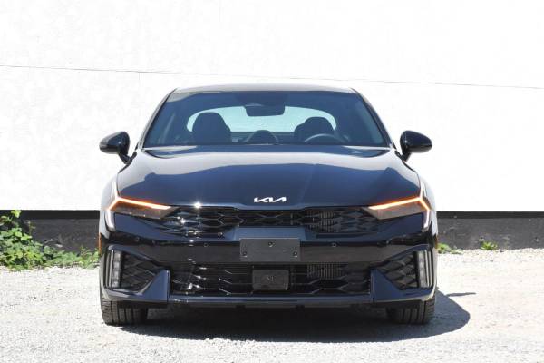 2026 Kia, Import USA — Foto 7 z 12