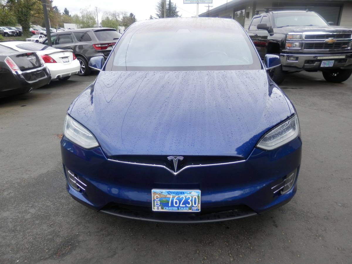 Tesla, Import USA — Foto 7 z 12