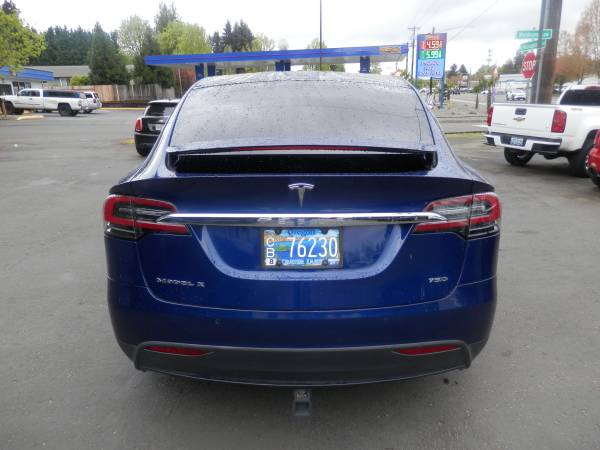 Tesla, Import USA — Foto 8 z 12
