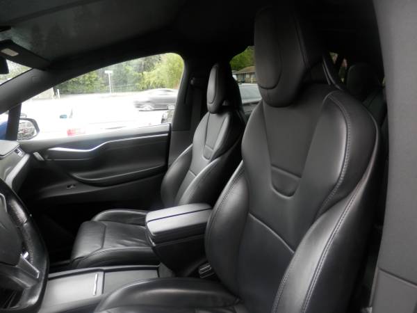 Tesla, Import USA — Foto 9 z 12