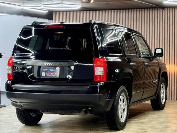 2016 Jeep, Import USA — Foto 11 z 12