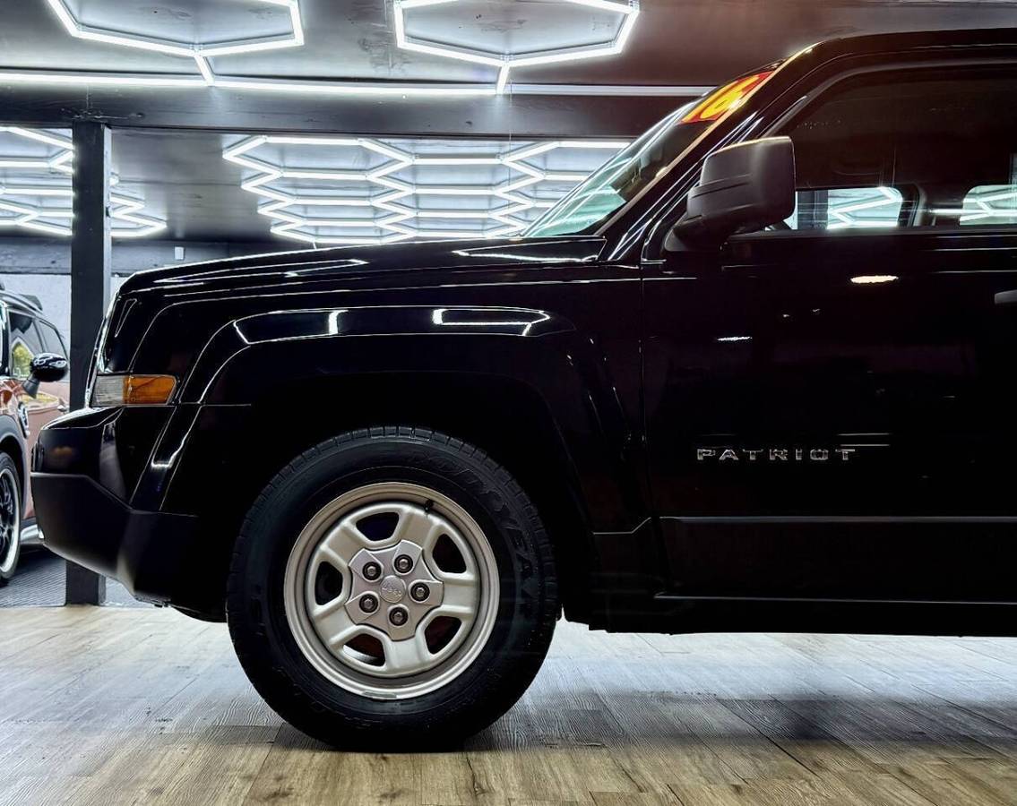 2016 Jeep, Import USA — Foto 2 z 12