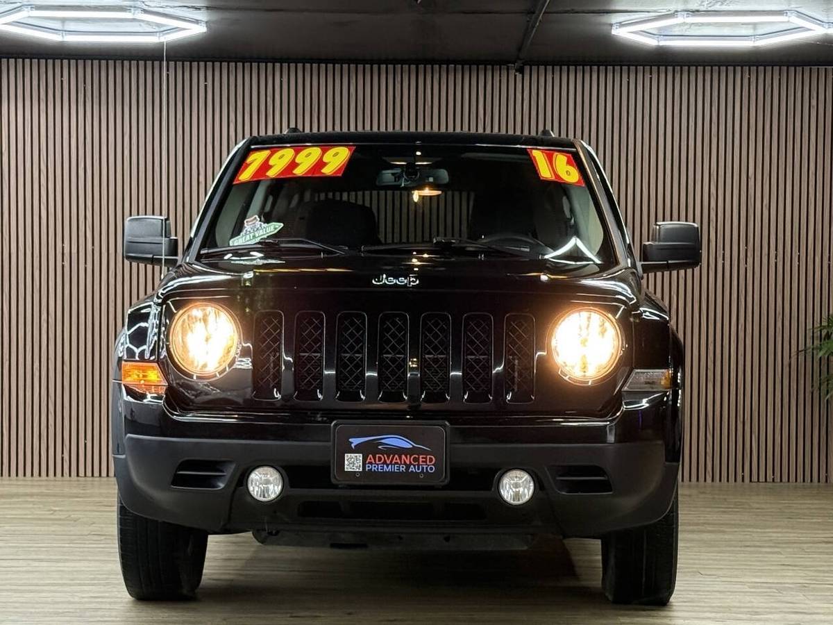 2016 Jeep, Import USA — Foto 4 z 12