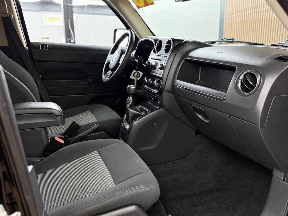 2016 Jeep, Import USA — Foto 6 z 12