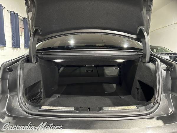 2017 Lincoln, Import USA — Foto 11 z 12