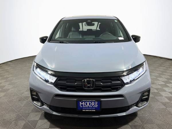 2025 Honda, Import USA — Foto 2 z 12