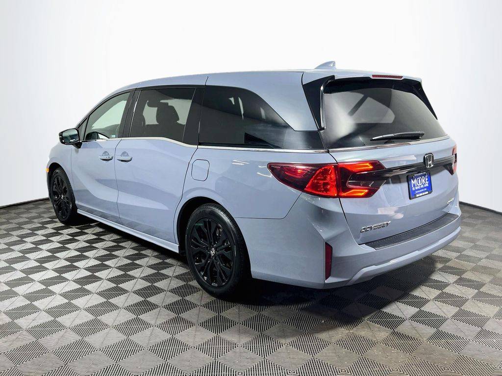 2025 Honda, Import USA — Foto 5 z 12