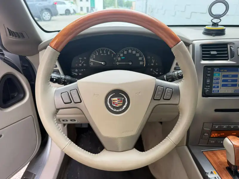2005 Cadillac XLR, silber, 37.354 km, Import Kanada — Foto 7 z 12