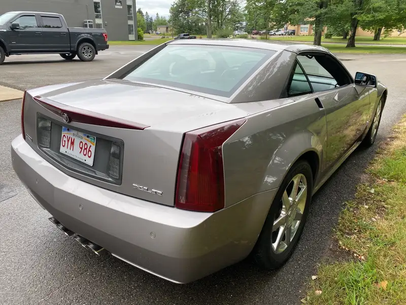 2004 Cadillac XLR, gold, 96.304 km, Import Kanada — Foto 8 z 12