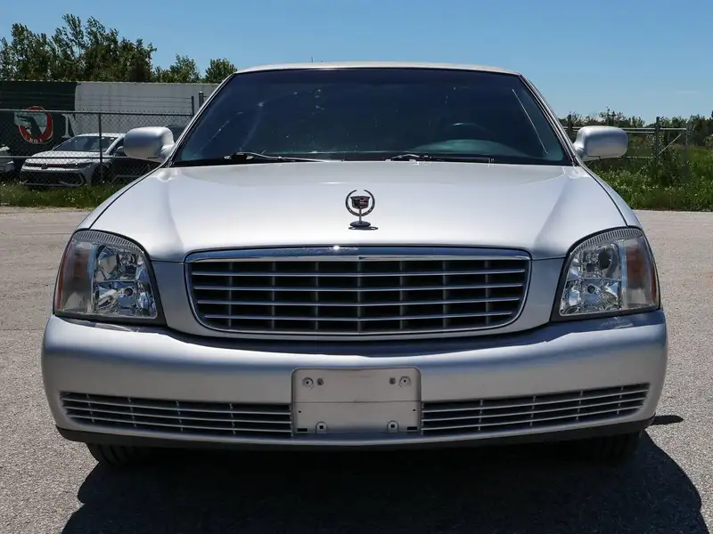2004 Cadillac Deville Limousine, silber, 45.000 km, Import Kanada — Foto 11 z 12