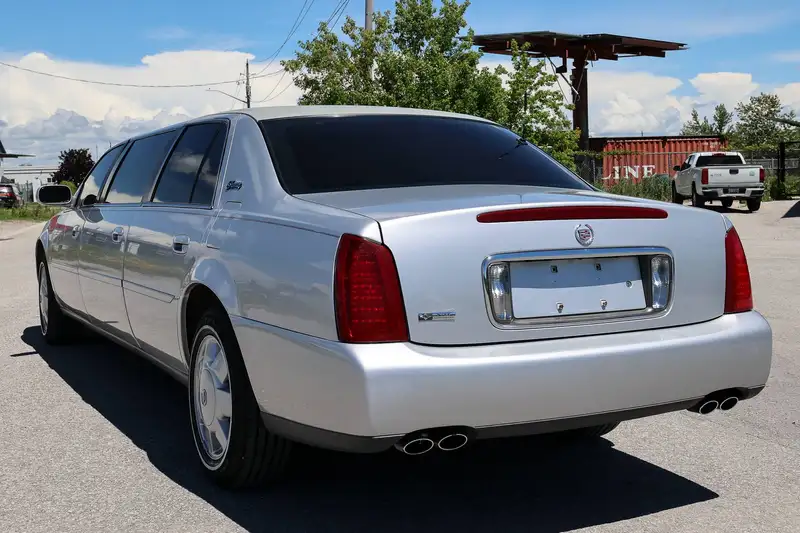 2004 Cadillac Deville Limousine, silber, 45.000 km, Import Kanada — Foto 5 z 12