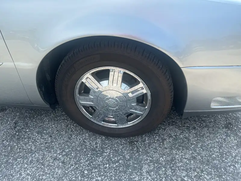 2005 Cadillac Deville 4dr Sdn, gold, 94.922 km, Import Kanada — Foto 9 z 12