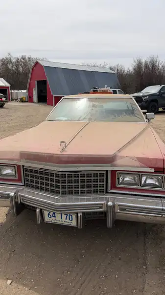 1976 Cadillac Deville 76 Cadillac Deville -Classic American Luxury, rot, 120.000 km, Import Kanada — Foto 1