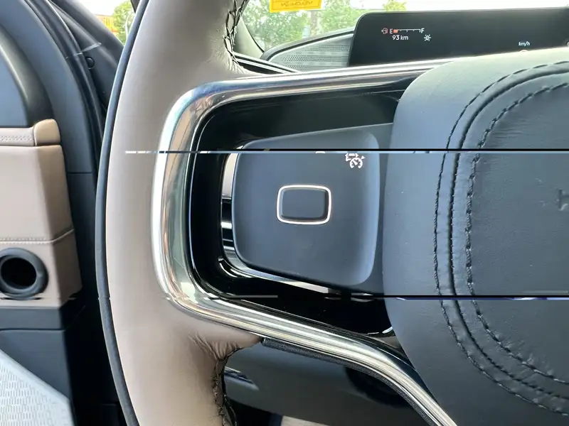 2027 Lincoln Navigator Black Label, schwarz, 6 km, Import Kanada — Foto 10 z 12