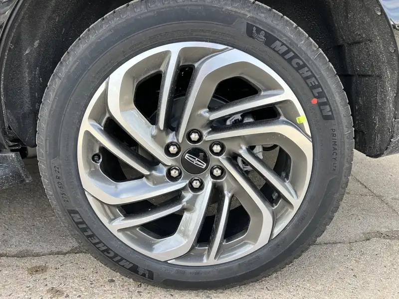 2027 Lincoln Navigator Premiere |, schwarz, 1 km, Import Kanada — Foto 7 z 12
