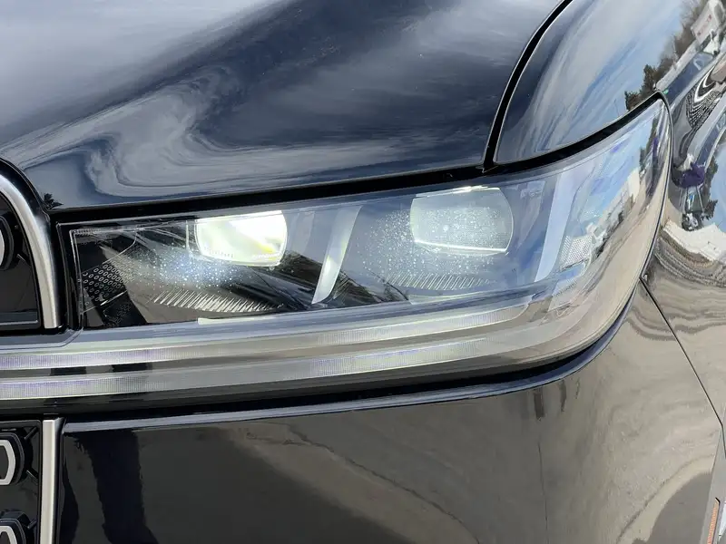 2027 Lincoln Navigator Premiere |, schwarz, 1 km, Import Kanada — Foto 9 z 12