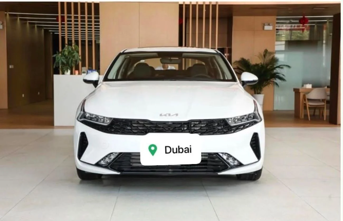 2025 Kia K5 EX, weiß, 0 km, Import VAE — Foto 1