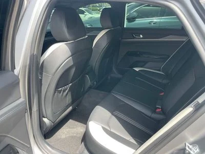 2025 Kia K5 EX, grau, 11.400 km, Import VAE — Foto 8 z 12