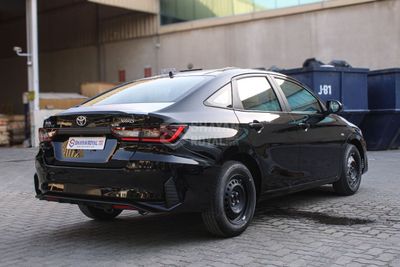 2026 Toyota Yaris E, schwarz, 0 km, Import VAE — Foto 5 z 20