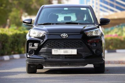 2023 Toyota Raize, schwarz, 0 km, Import VAE — Foto 2 z 17