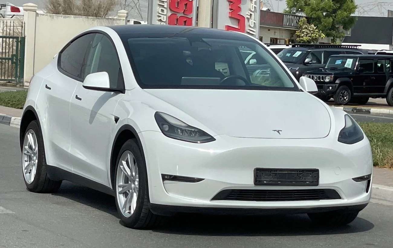 2024 Tesla Model Y LONG RANGE, weiß, 102.000 km, Import VAE — Foto 1