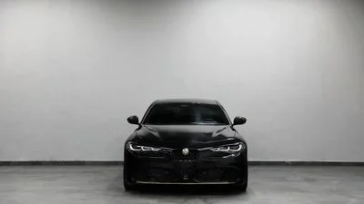 2025 Alfa Romeo Giulia, schwarz, 0 km, Import VAE — Foto 2 z 19