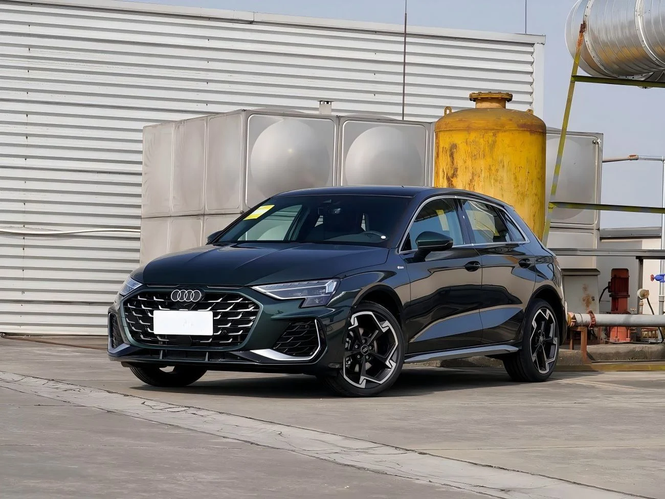 2026 Audi A3, schwarz, 0 km, Import VAE — Foto 1