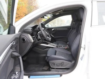 2026 Audi A3, schwarz, 0 km, Import VAE — Foto 13 z 16