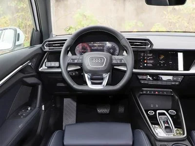 2026 Audi A3, schwarz, 0 km, Import VAE — Foto 15 z 16