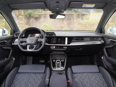 2026 Audi A3, schwarz, 0 km, Import VAE — Foto 16 z 16