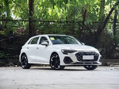 2026 Audi A3, schwarz, 0 km, Import VAE — Foto 7 z 16