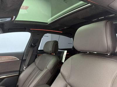 2022 Audi A8, grau, 96.653 km, Import VAE — Foto 10 z 14