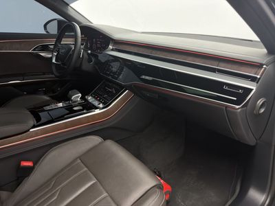 2022 Audi A8, grau, 96.653 km, Import VAE — Foto 7 z 14