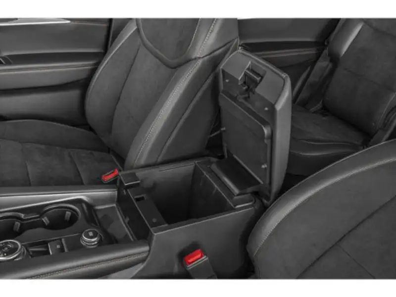 2027 Ford Explorer Tremor, schwarz, 0 km, Import Kanada — Foto 8 z 12