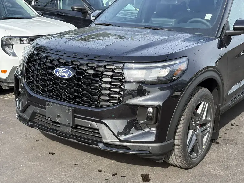 2027 Ford Explorer ST-Line, schwarz, 0 km, Import Kanada — Foto 10 z 12