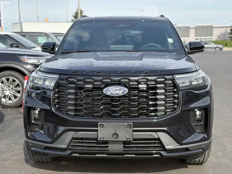 2027 Ford Explorer ST-Line, schwarz, 0 km, Import Kanada — Foto 3 z 12