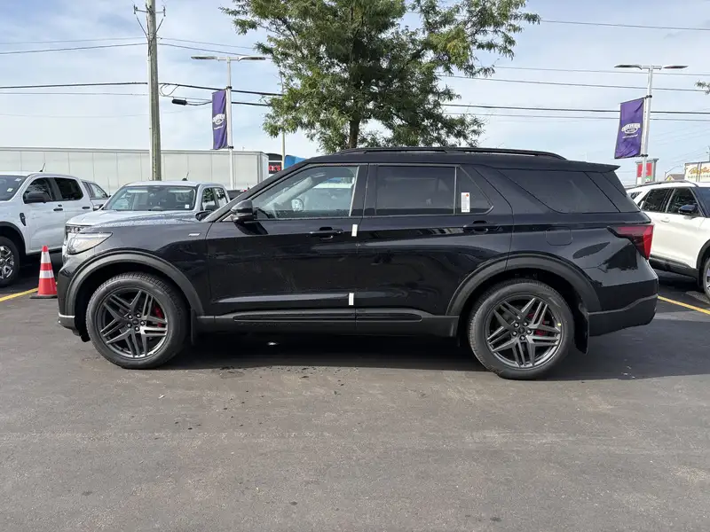 2027 Ford Explorer ST-Line, schwarz, 0 km, Import Kanada — Foto 4 z 12