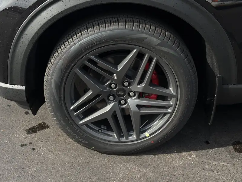 2027 Ford Explorer ST-Line, schwarz, 0 km, Import Kanada — Foto 9 z 12