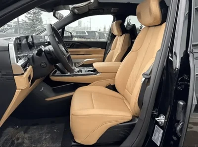 2026 Cadillac Escalade, schwarz, 0 km, Import VAE — Foto 4 z 9