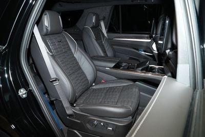 2026 Cadillac Escalade SPORT PLATINUM, schwarz, 0 km, Import VAE — Foto 15 z 25