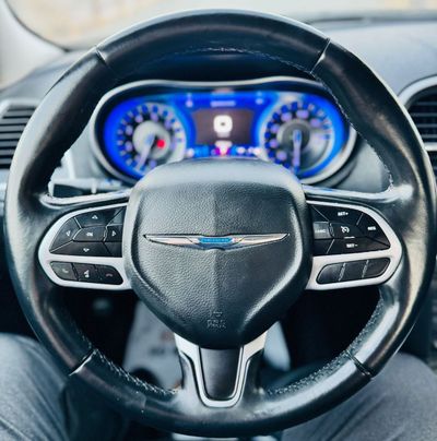2019 Chrysler 300C PLUS, schwarz, 75.804 km, Import VAE — Foto 10 z 16