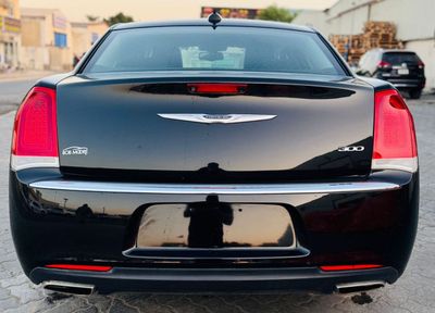 2019 Chrysler 300C PLUS, schwarz, 75.804 km, Import VAE — Foto 6 z 16