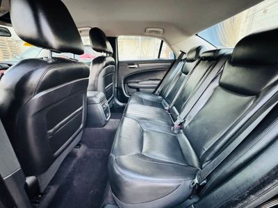 2019 Chrysler 300C PLUS, schwarz, 75.804 km, Import VAE — Foto 8 z 16