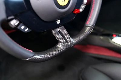 2024 Ferrari 296 GTS, rot, 60 km, Import VAE — Foto 10 z 20