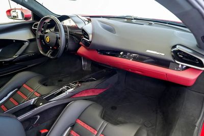 2024 Ferrari 296 GTS, rot, 60 km, Import VAE — Foto 14 z 20