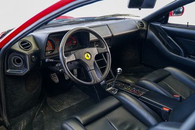 1991 Ferrari Testarossa STD, rot, 17.000 km, Import VAE — Foto 9 z 15