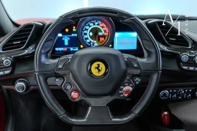 2017 Ferrari 488, rot, 25.000 km, Import VAE — Foto 8 z 11