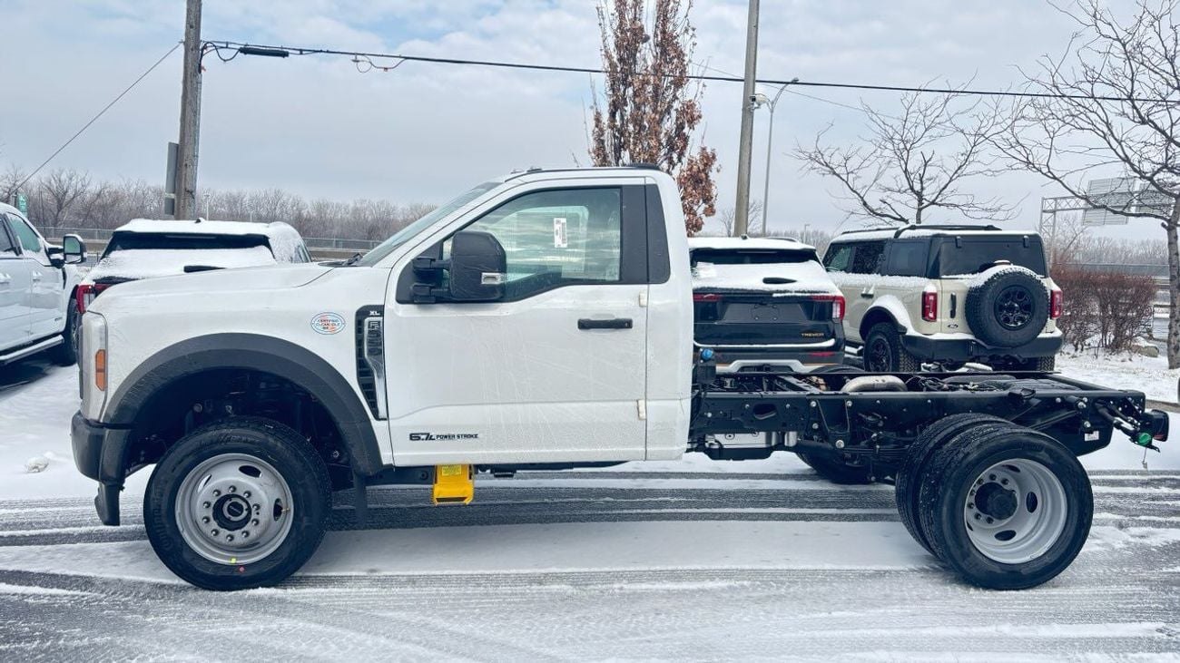 2025 Ford F-550 6.7L DIESEL, weiß, 0 km, Import VAE — Foto 1